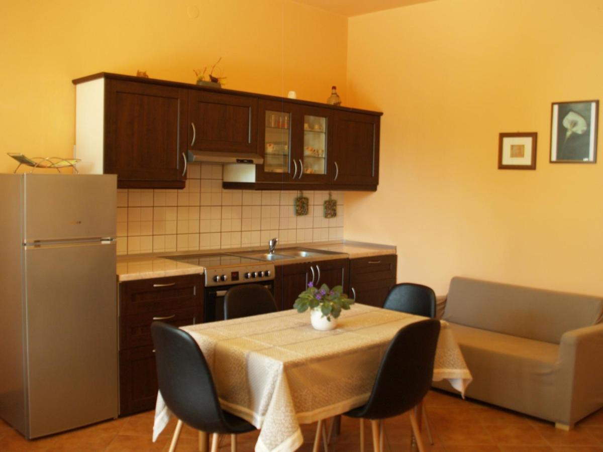 Apartments Frank โรวีน ภายนอก รูปภาพ
