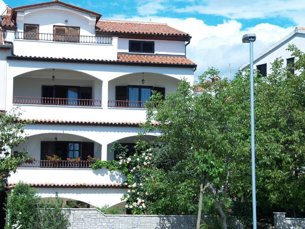 Apartments Frank โรวีน ภายนอก รูปภาพ
